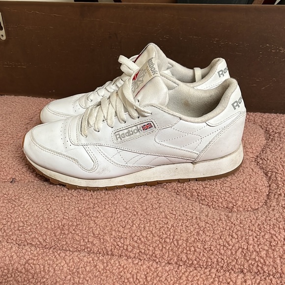 Reebok classic shoe - Picture 2 of 4